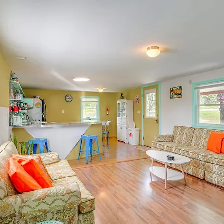 Waterfront Virginia Retreat With Canoe, Pets Welcome